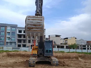 Bayraklı Kiralık Ekskavatör
